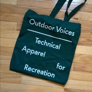 outdoor voices aspen tote hunter green